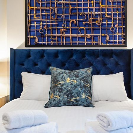 Elegant Kensington Apartment With Patio ロンドン エクステリア 写真