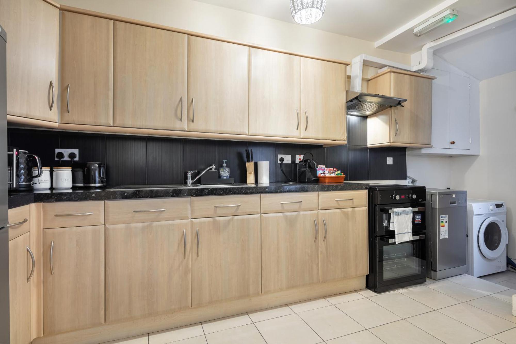 Elegant Kensington Apartment With Patio ロンドン エクステリア 写真