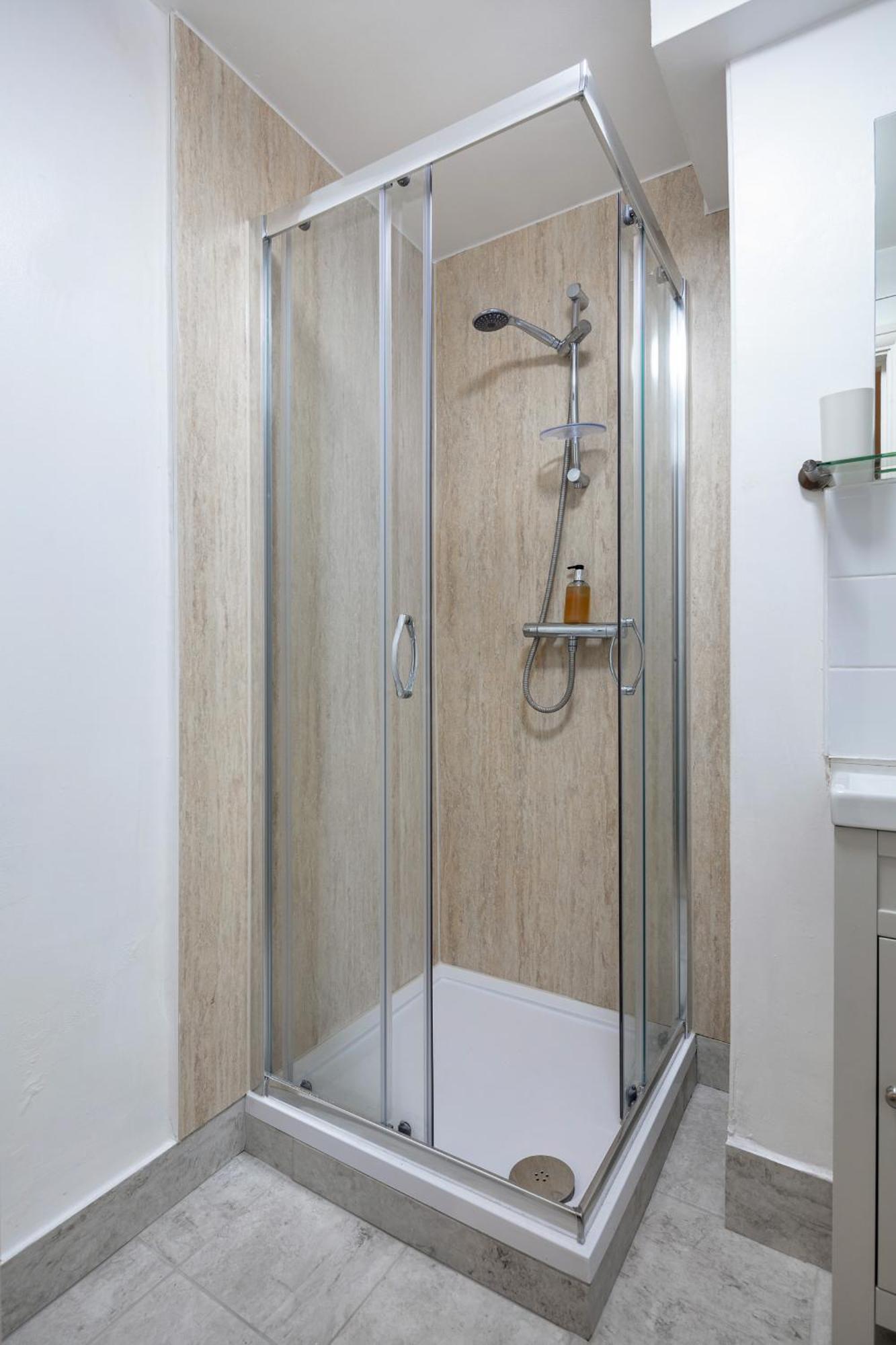 Elegant Kensington Apartment With Patio ロンドン エクステリア 写真