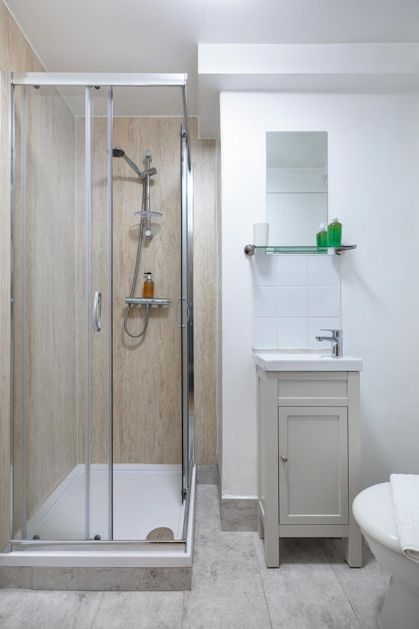 Elegant Kensington Apartment With Patio ロンドン エクステリア 写真
