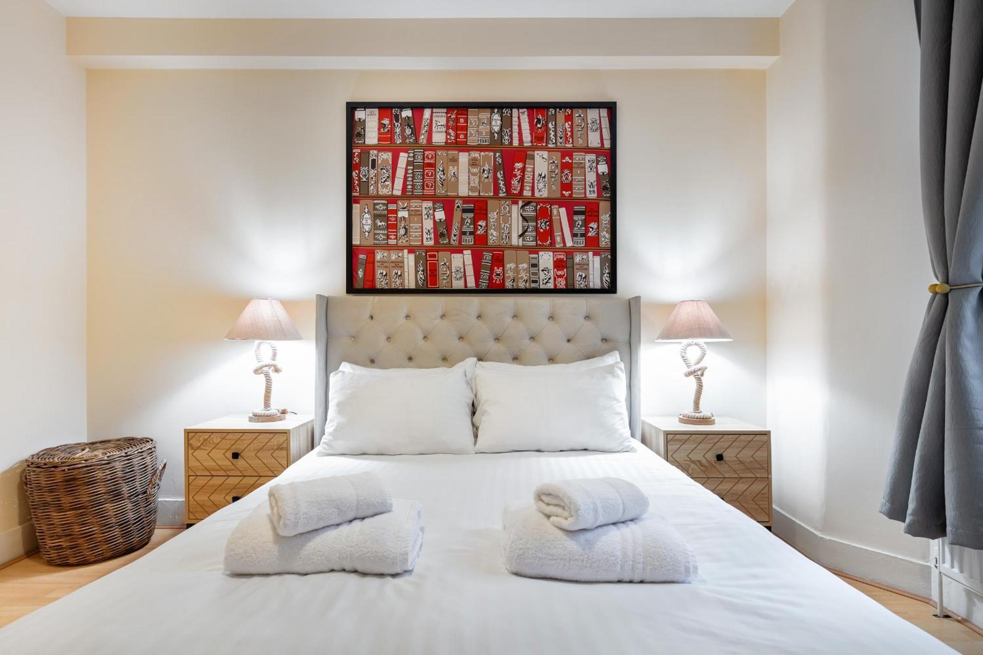 Elegant Kensington Apartment With Patio ロンドン エクステリア 写真