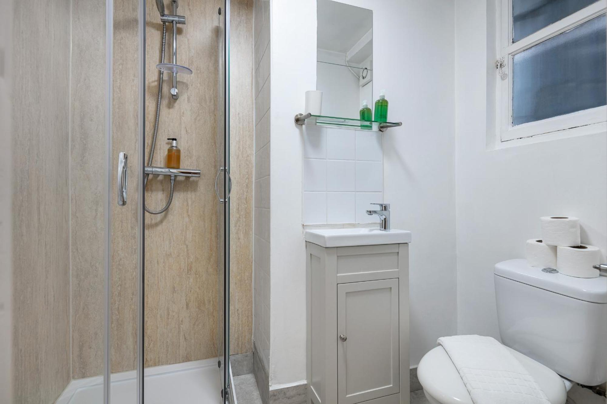 Elegant Kensington Apartment With Patio ロンドン エクステリア 写真