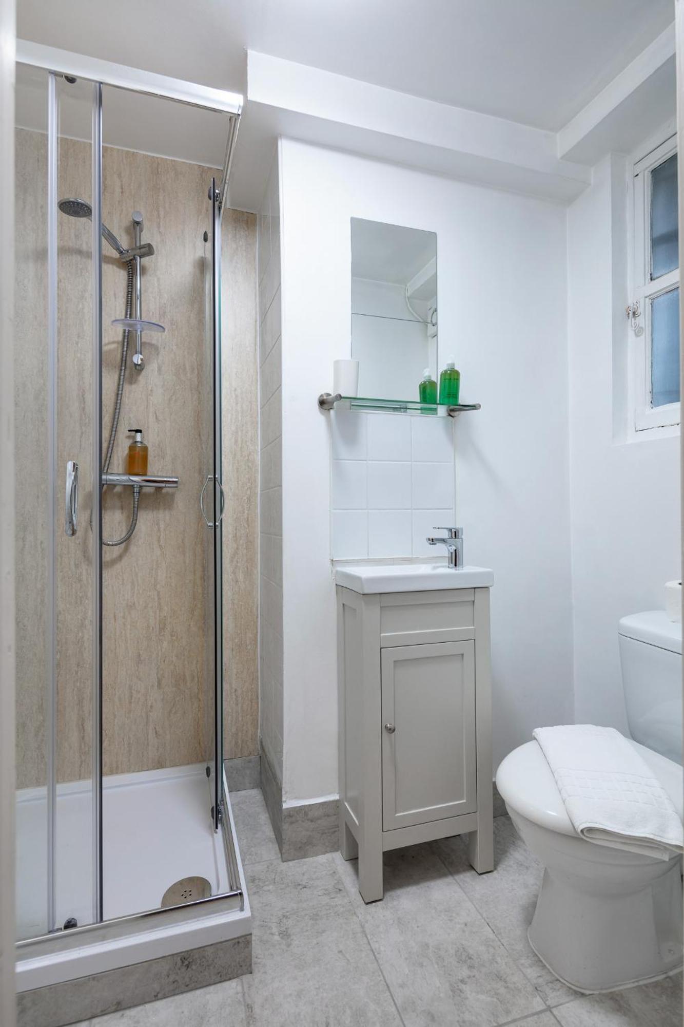 Elegant Kensington Apartment With Patio ロンドン エクステリア 写真