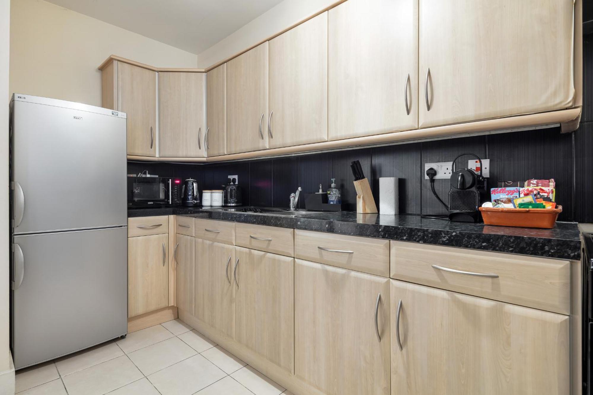 Elegant Kensington Apartment With Patio ロンドン エクステリア 写真