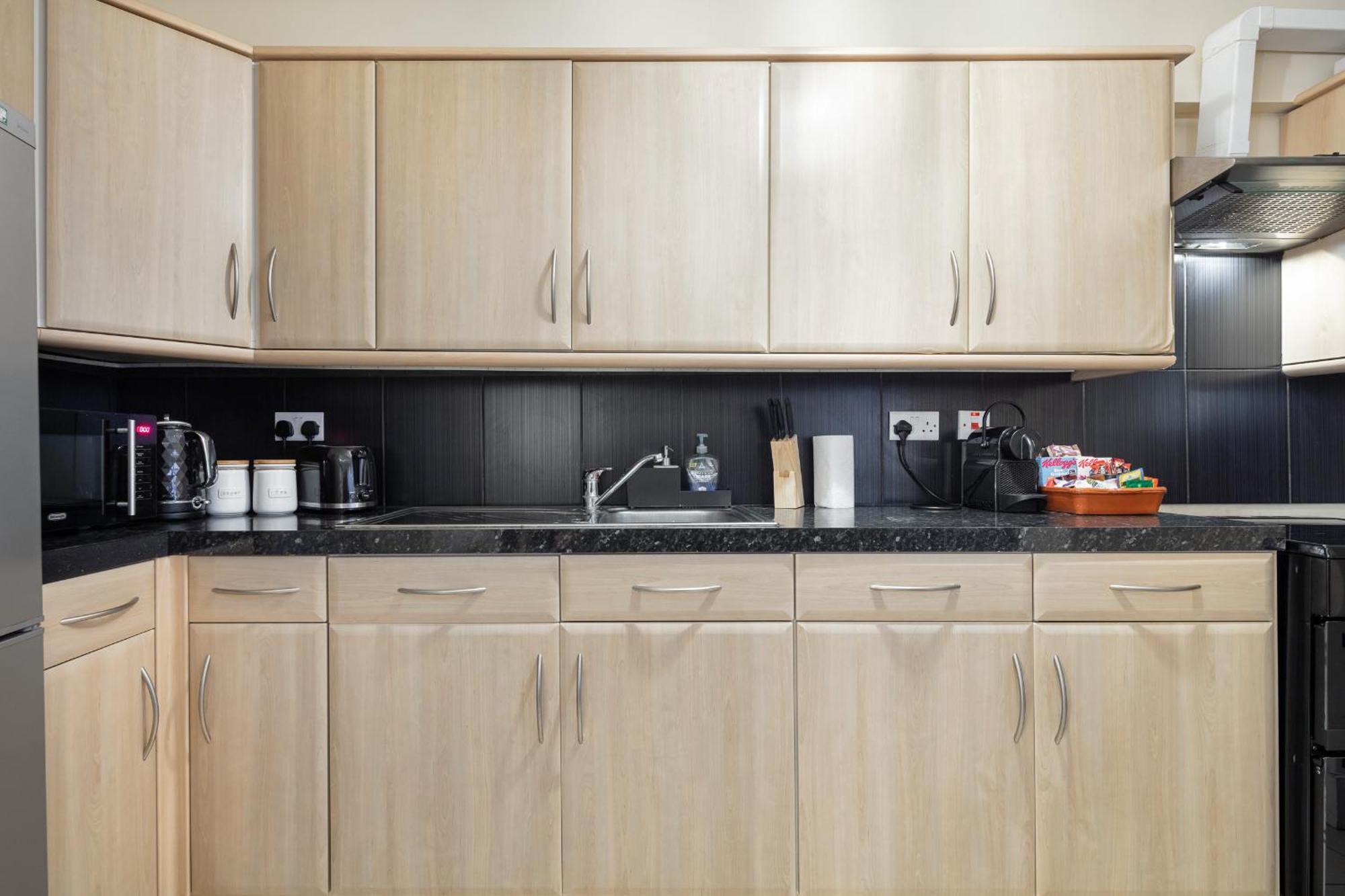 Elegant Kensington Apartment With Patio ロンドン エクステリア 写真