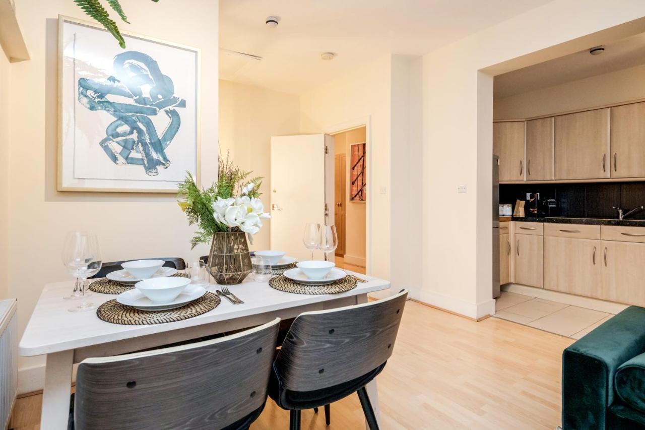 Elegant Kensington Apartment With Patio ロンドン エクステリア 写真