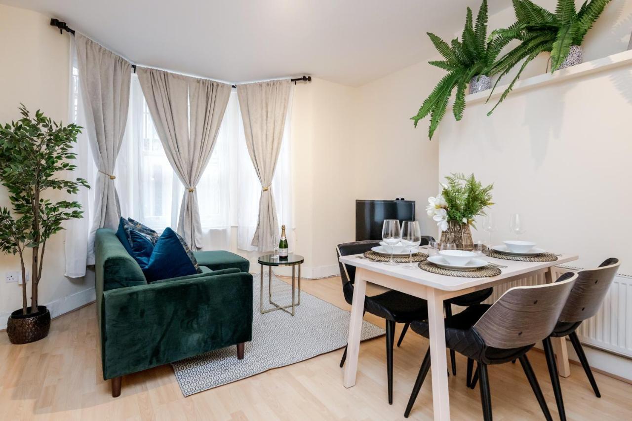 Elegant Kensington Apartment With Patio ロンドン エクステリア 写真
