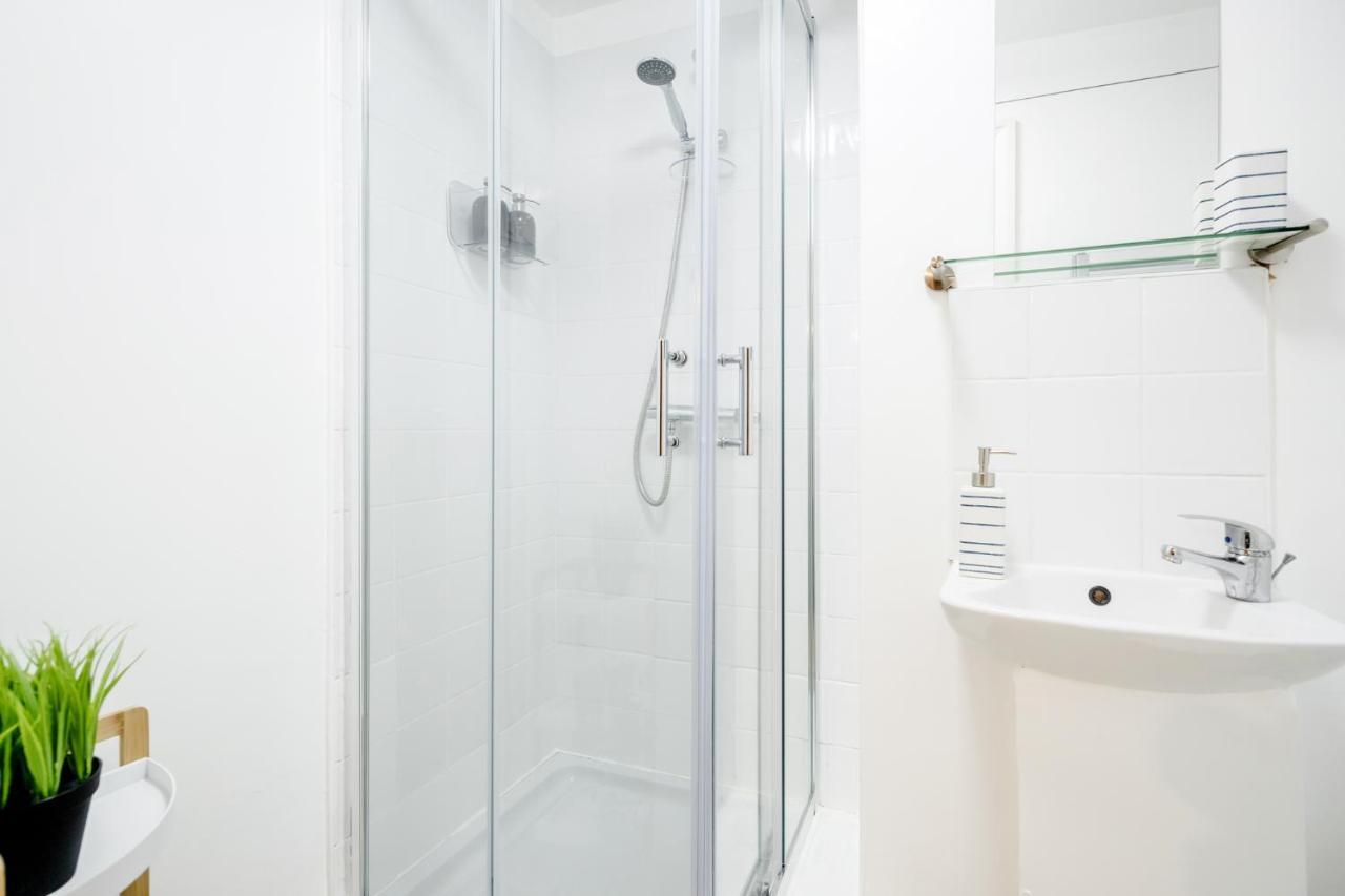Elegant Kensington Apartment With Patio ロンドン エクステリア 写真