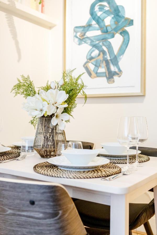 Elegant Kensington Apartment With Patio ロンドン エクステリア 写真